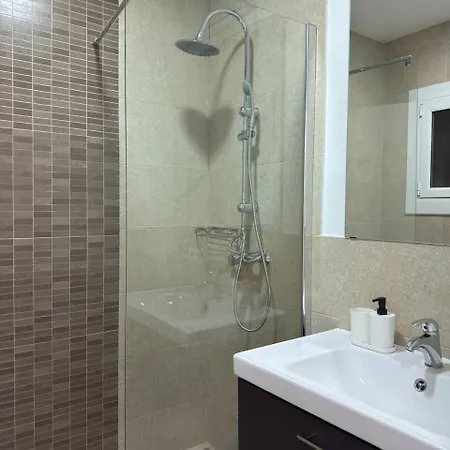 Center 3 Bedroom Apartment! Apartament Barcelona